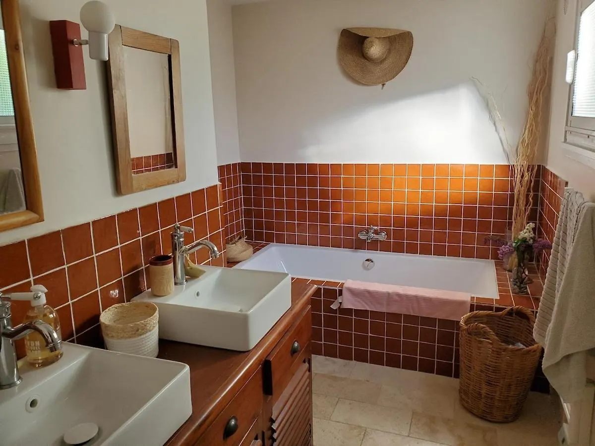 Charming House Near Village With 5-Minutes Pedestrian Access To Old Town Venelles